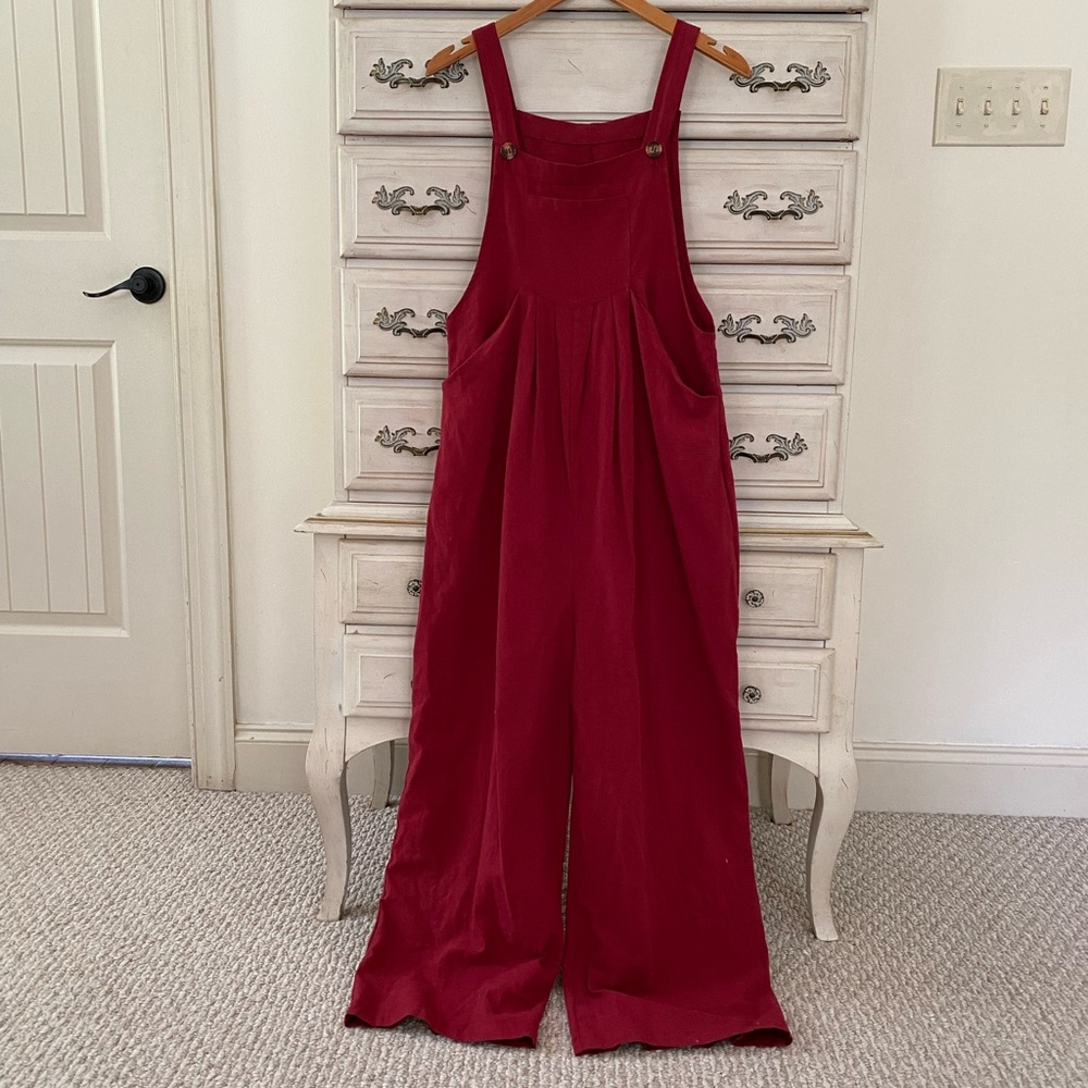 Vici. Wife leg Red Jumpsuit.